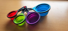 Sulankstomi silikoniniai matavimo puodeliai su 60 ml/80 ml/125 ml/250 ml – 4 dalių virtuvės matavimo įrankių rinkinys (4 spalvos)
